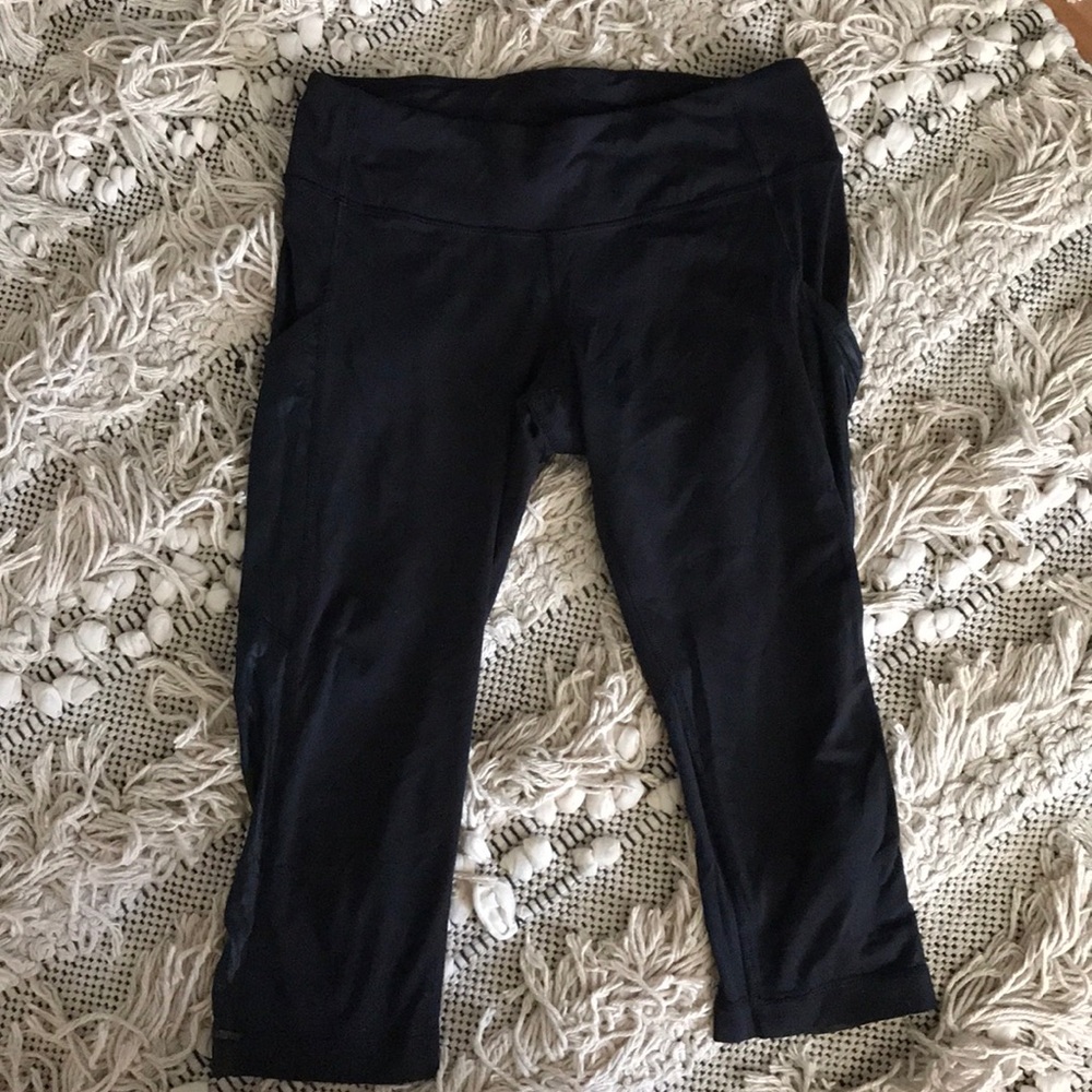 Lululemon Black Crop 17”